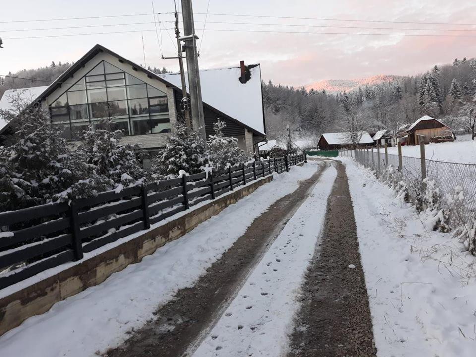 Pension Piriu' Morii Gura Humorului Bagian luar foto