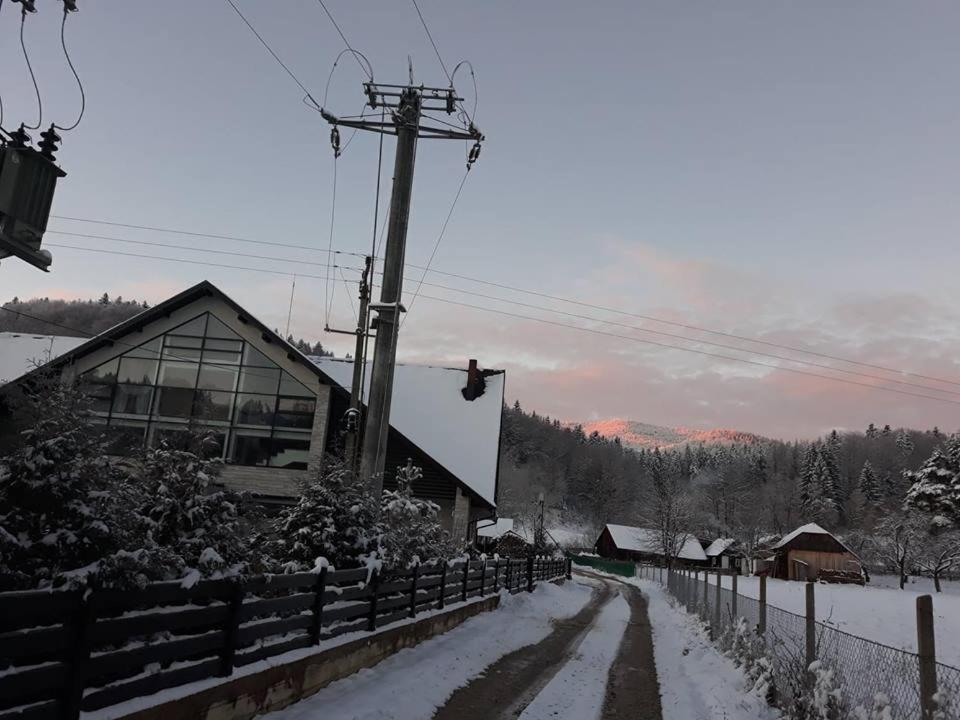 Pension Piriu' Morii Gura Humorului Bagian luar foto